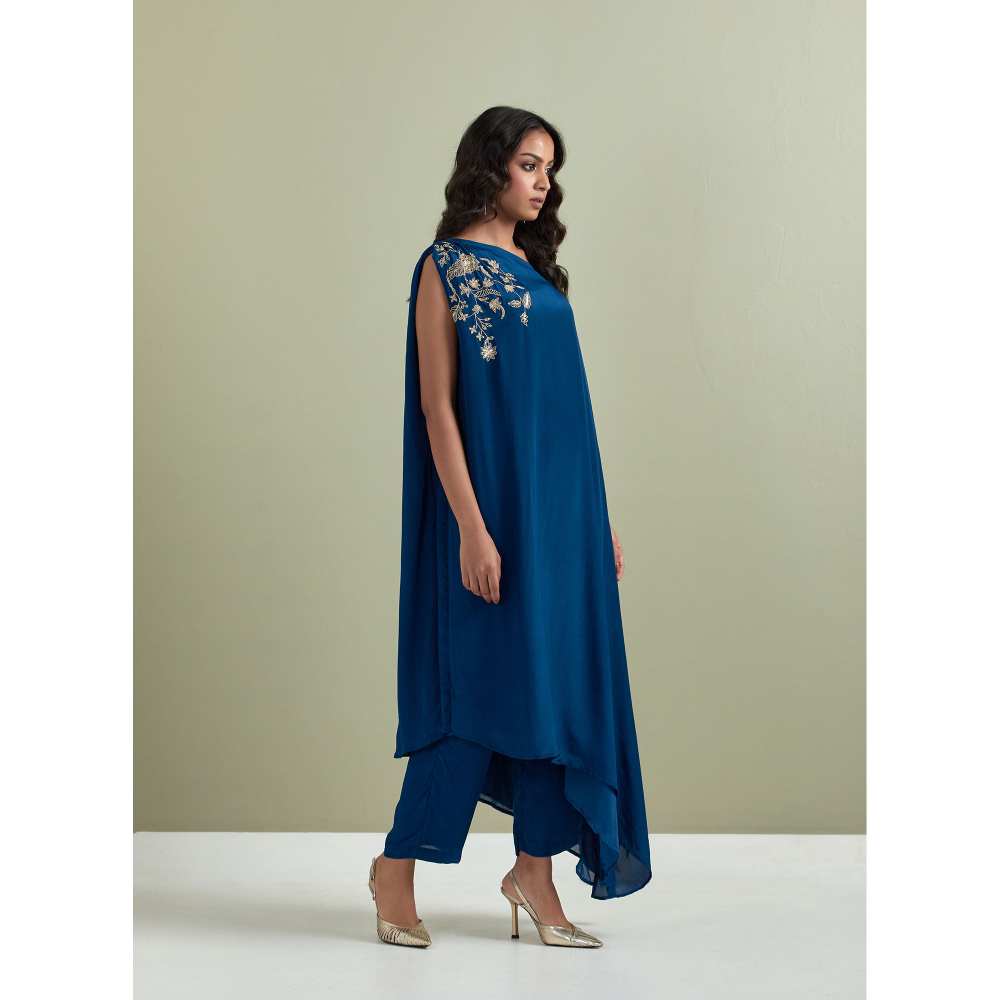 Priya Chaudhary Blue Embroidered Crepe Kurta with Pants (Set of 2)