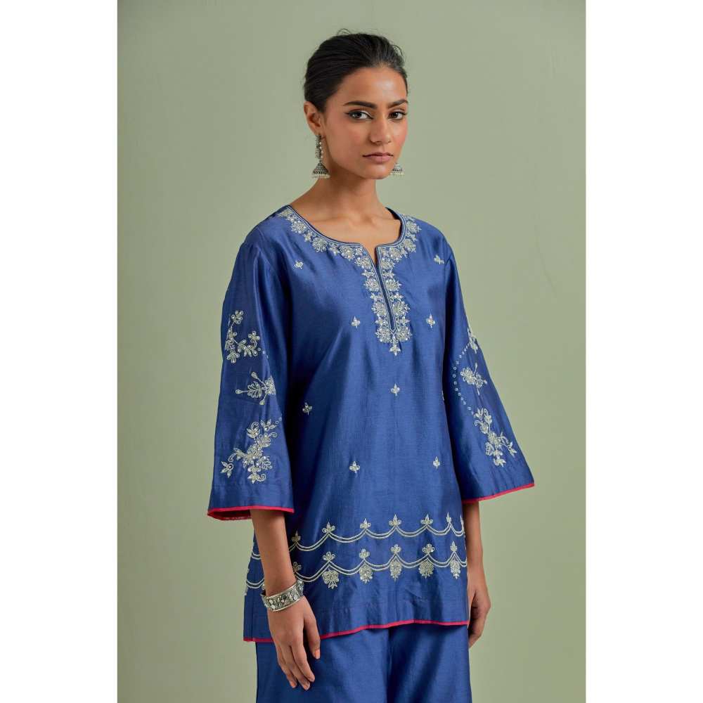Priya Chaudhary Blue Embroidered Chanderi Silk Kurta
