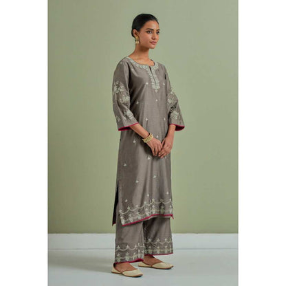 Priya Chaudhary Grey Embroidered Chanderi Silk Kurta