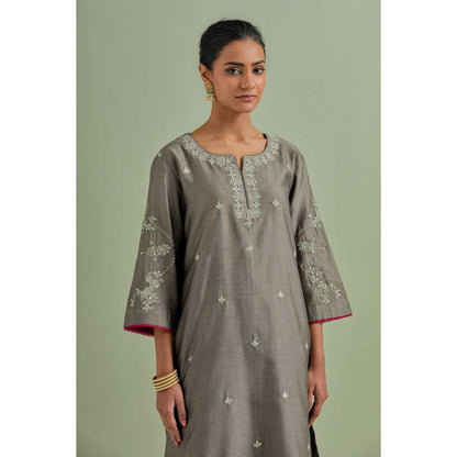 Priya Chaudhary Grey Embroidered Chanderi Silk Kurta