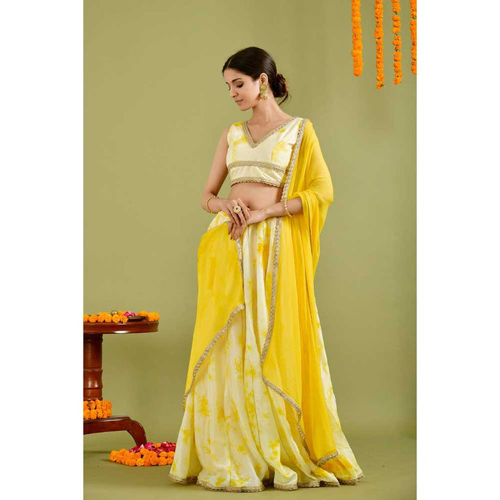 Rangpur Women Yellow Tie Dye Lehenga (Set of 3)
