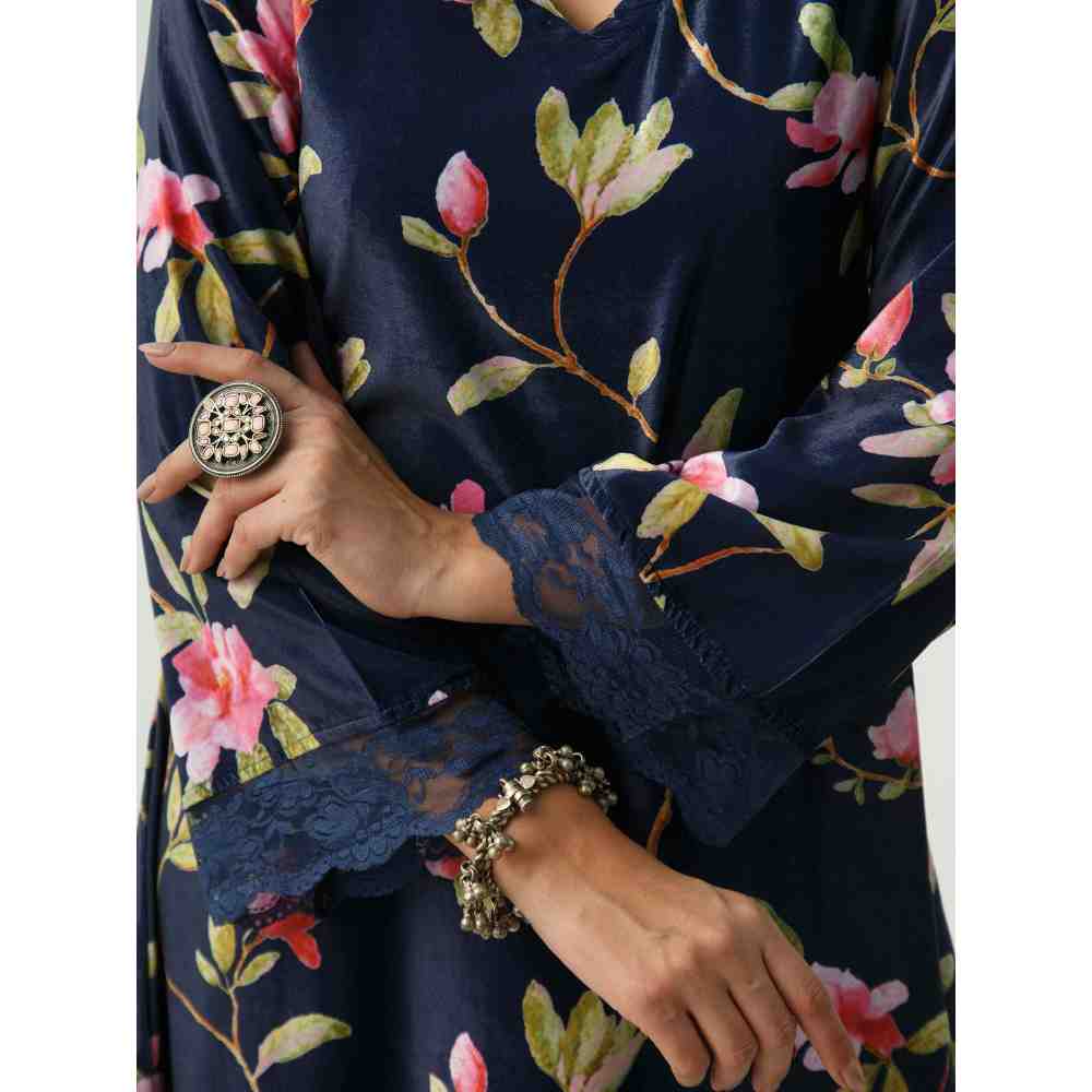 Roze Maeen Velvet Kurta