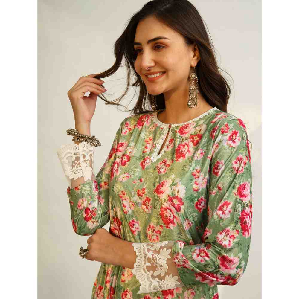 Roze Hayat Velvet Kurta