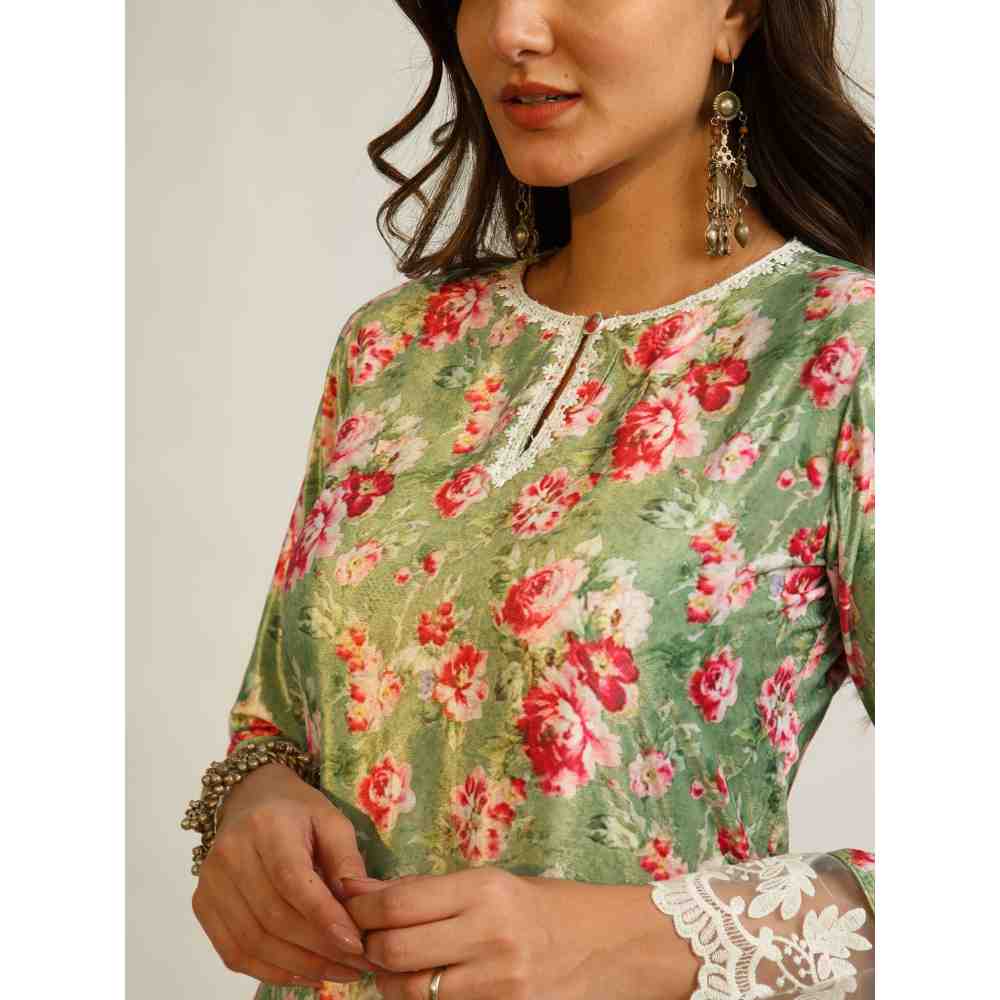Roze Hayat Velvet Kurta