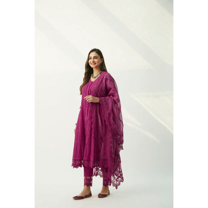 Roze Mahjabeen Magenta Suit (Set of 3)