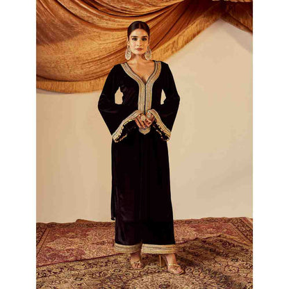 Roze Nargis Black Kurta (Set of 2)