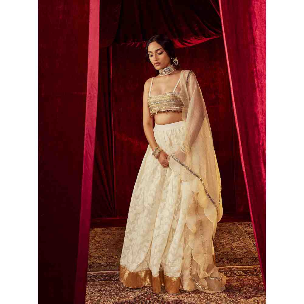 Roze Zeenat Off White Lehenga (Set of 3)