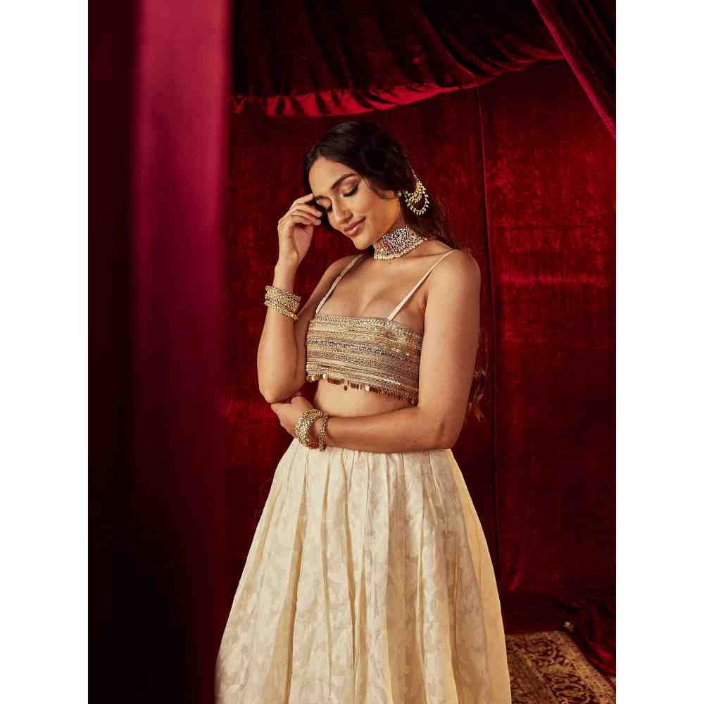 Roze Zeenat Off White Lehenga (Set of 3)