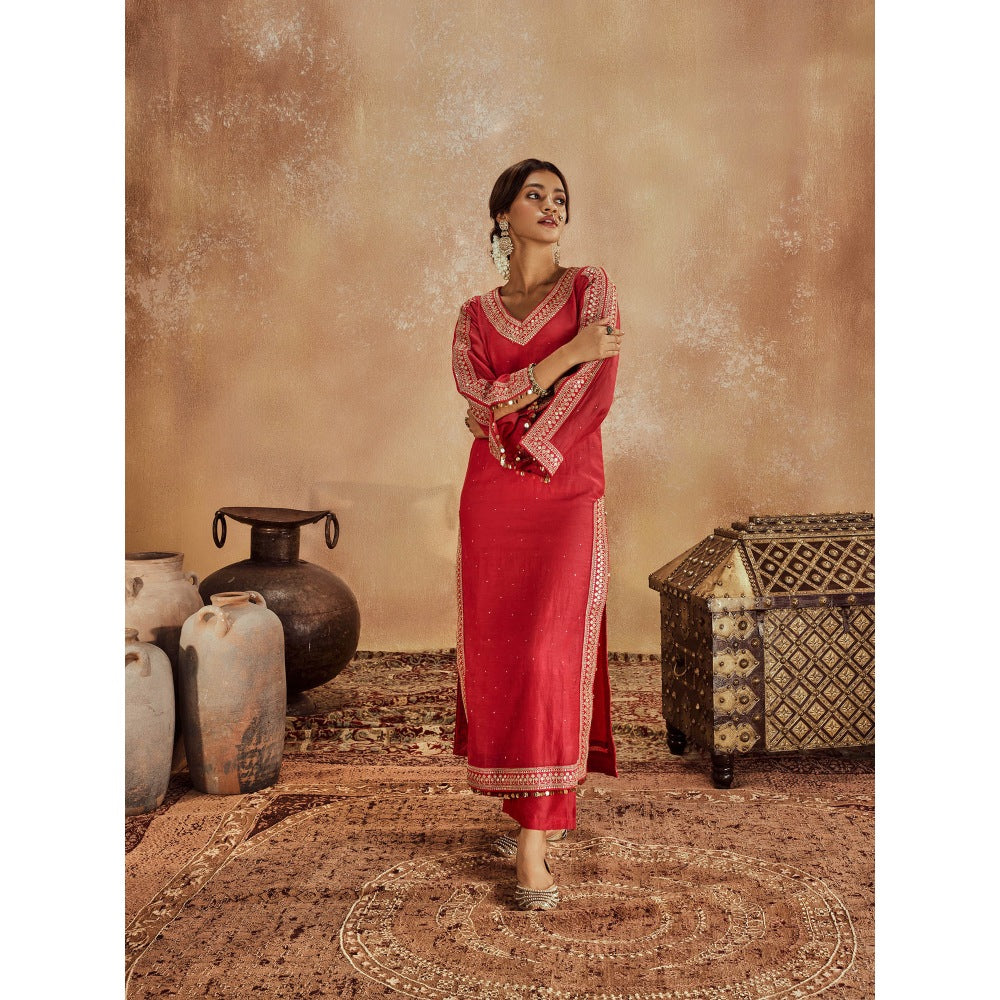 Roze Falak Pink Kurta with Pant (Set of 2)