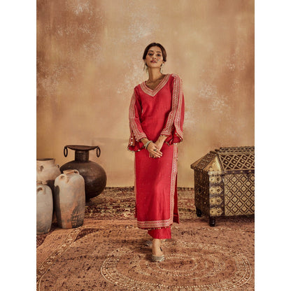 Roze Falak Pink Kurta with Pant (Set of 2)