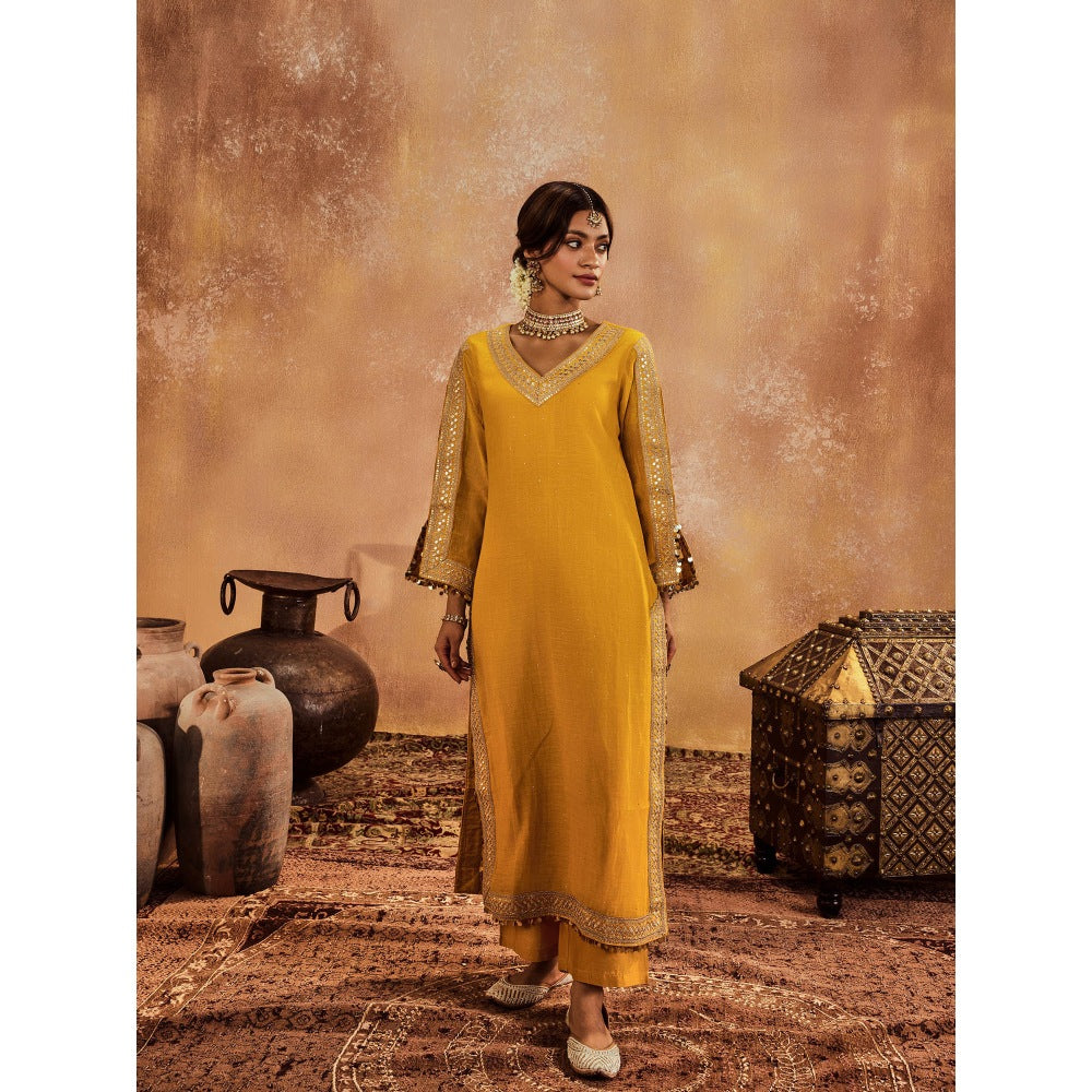 Roze Falak Yellow Kurta with Pant (Set of 2)