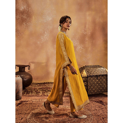 Roze Falak Yellow Kurta with Pant (Set of 2)