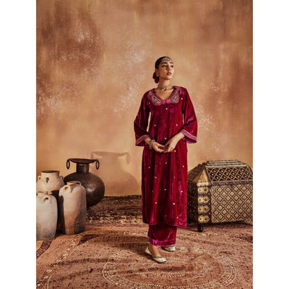 Roze Razia Pink Kurta with Pant & Dupatta (Set of 3)