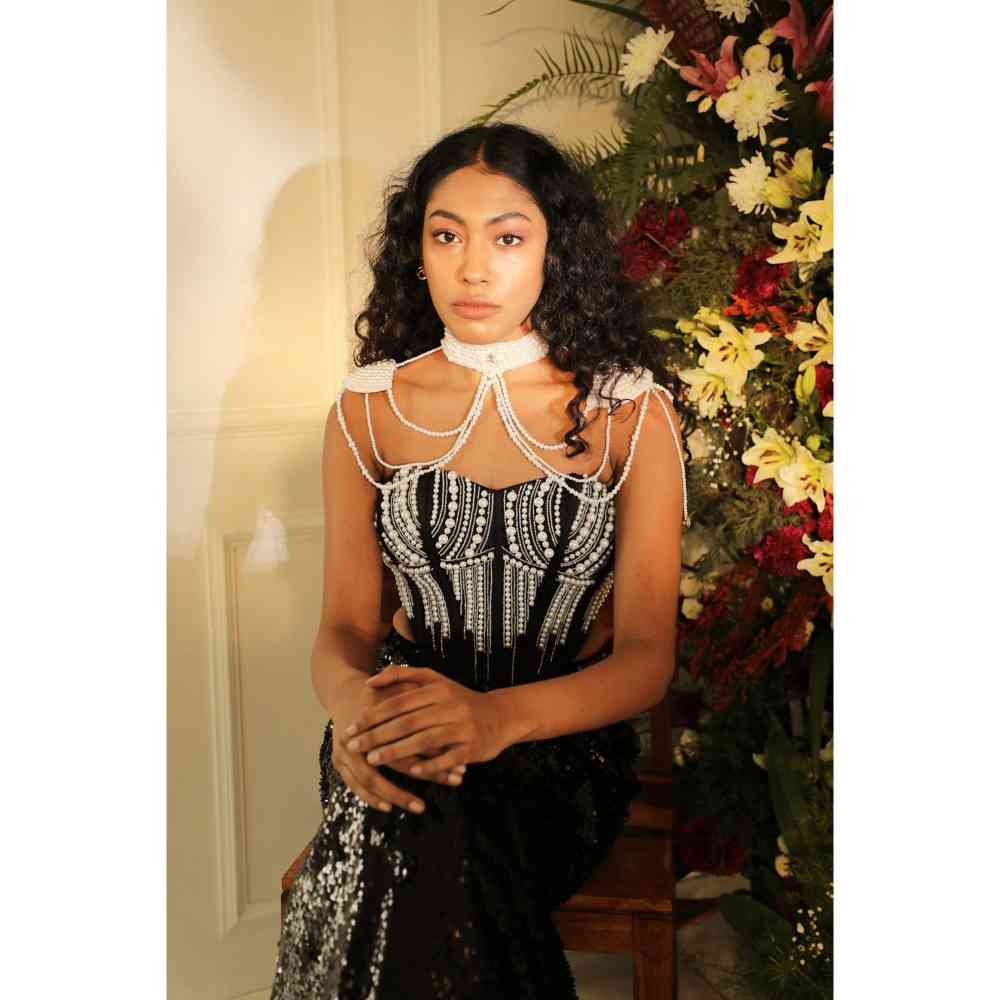 Saanjh by Lea Leila Black Hand Embroidered Corset Without Sleeves