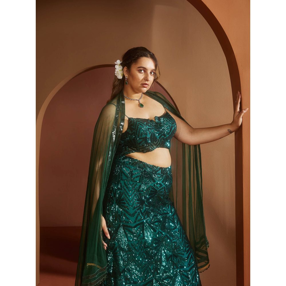 Saanjh by Lea Zaitra Emerald Green Sequin Lehenga (Set of 3)
