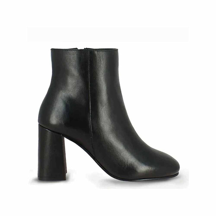 Saint G Solid Black Leather Ankle Boots