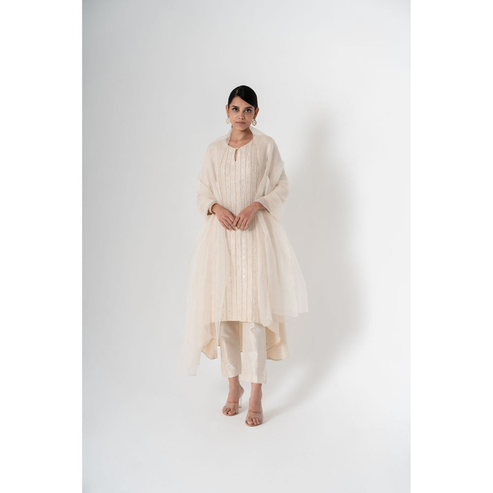 SAISHA Embroidered Kurta With Organza Dupatta And Pant (Set of 3)