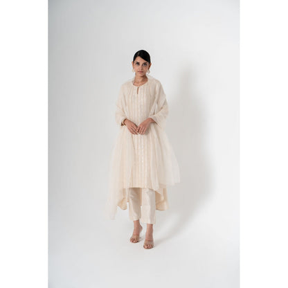 SAISHA Embroidered Kurta With Organza Dupatta And Pant (Set of 3)