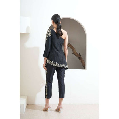 SAISHA One Side Shoulder Kurti With Trousers (Set of 2)