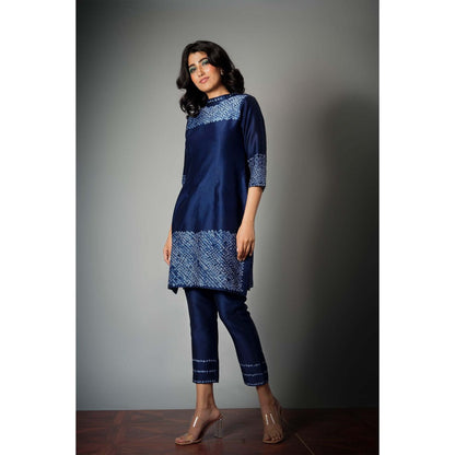Saksham & Neharicka Indigo Blue Bandhani Kurta (Set of 2)