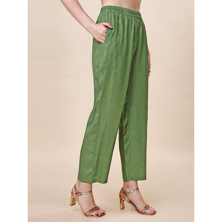 Seerat Green Jacquard Silk Straight Kurta with Trousers & Bandhani Printed Dupatta (Set of 3)