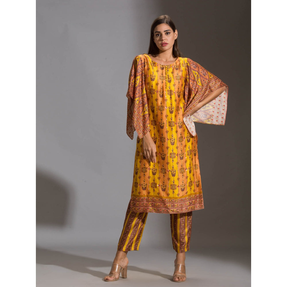 Soup By Sougat Paul Kurta With Side Slit And Bell Sleeves Paired With Printed Pants (Set of 2)