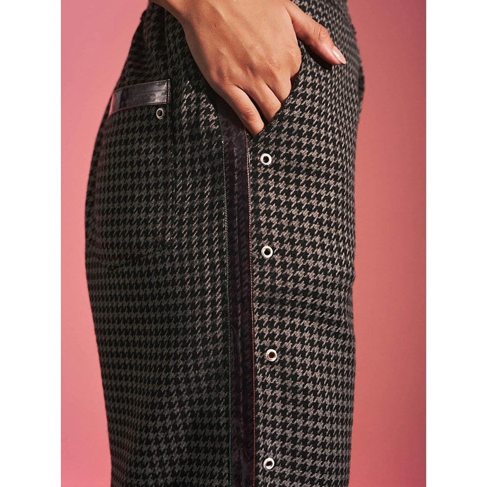 SPACE Grey Self Design Tapered Wayne-Viny-Pants