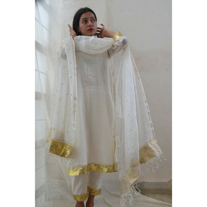 Studio Malang White And Gold Suit Set With Hand Embroidered Dupatta (Set Of 3)