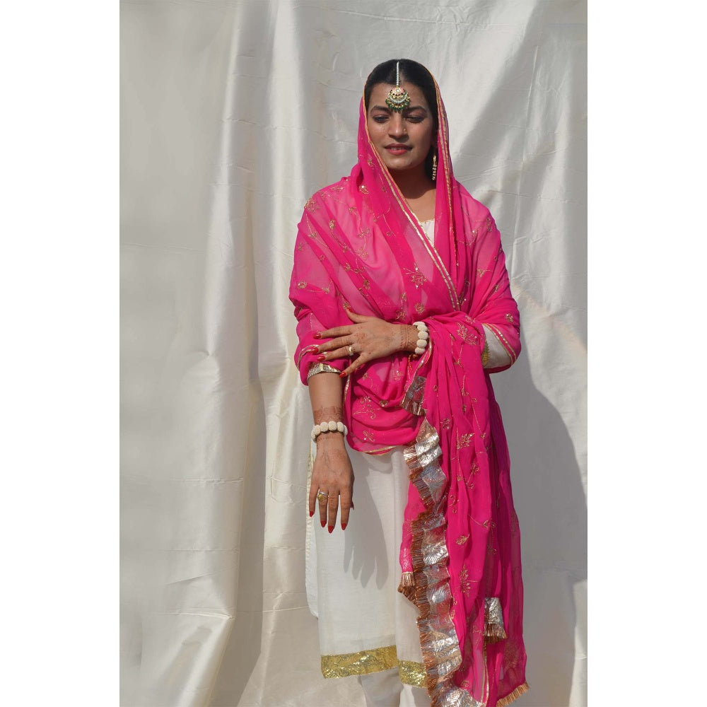 Studio Malang Magenta And White Suit Set With Hand Embroidered Aari Jaal Dupatta (Set Of 3)