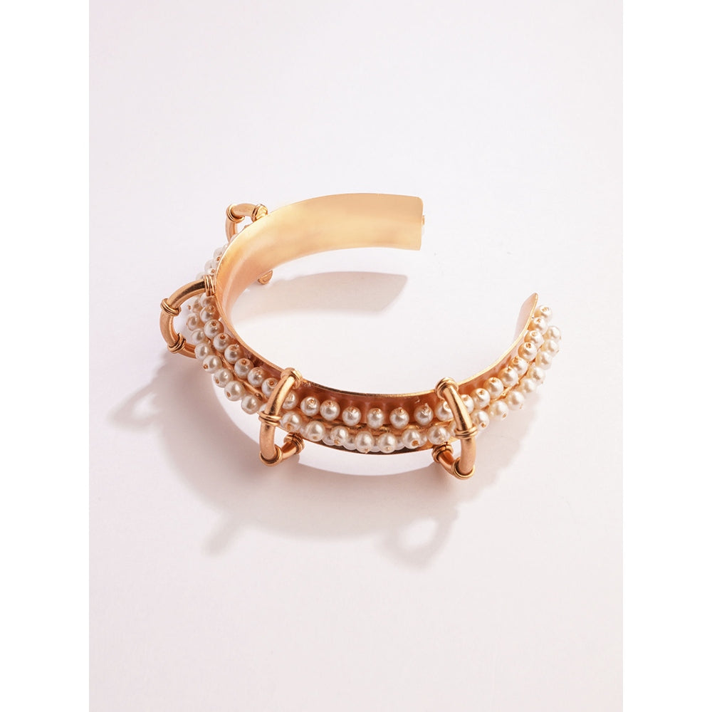 Suhani Pittie The Siren's Spell Gold Plated Pearl Cuff