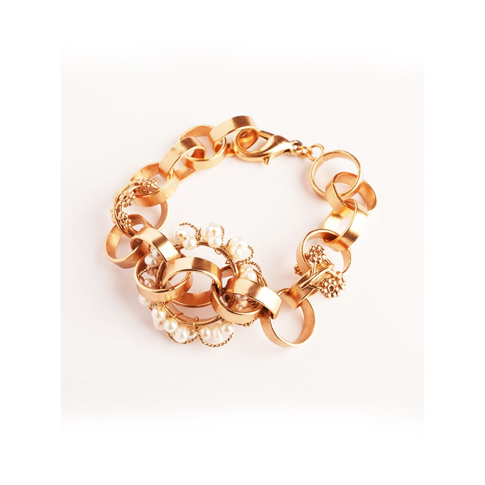 Suhani Pittie Neutron Loop Pearl Link Gold Bracelet Cuff