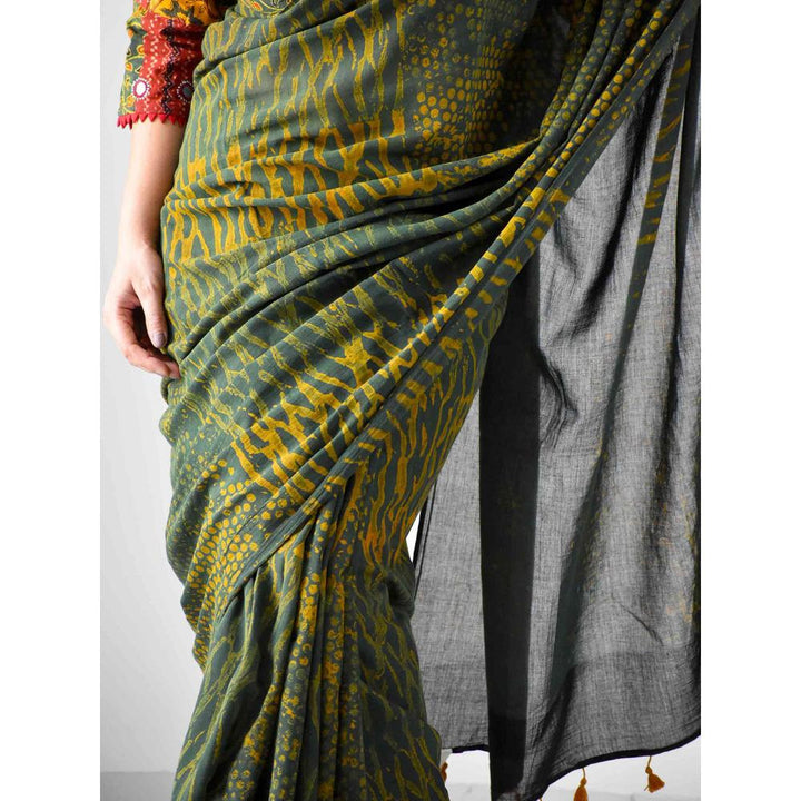 Sundarii Henna-Ajrakh Hand Block Printed Mul Cotton Saree with Unstitched Blouse