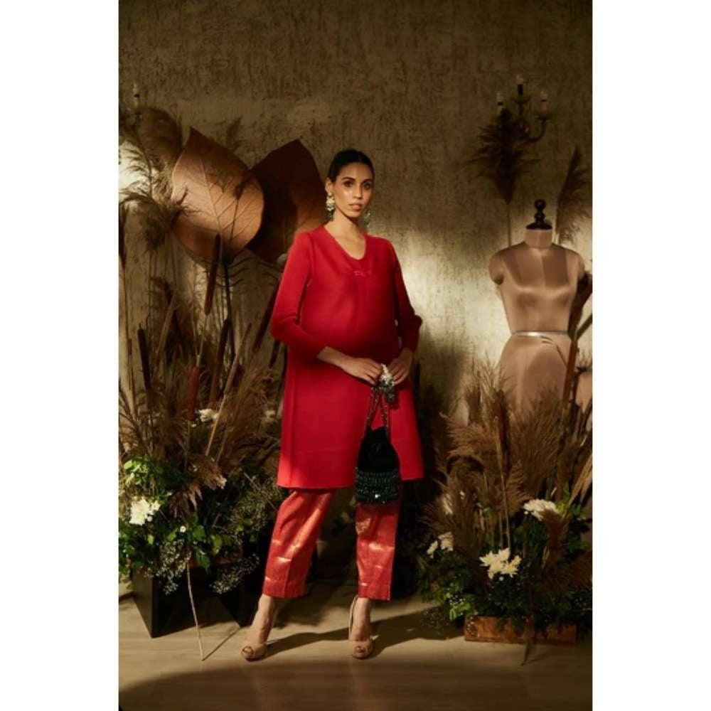 TASUVURE Elegant Pleated & Brocade Tunic - Red (Set of 2)