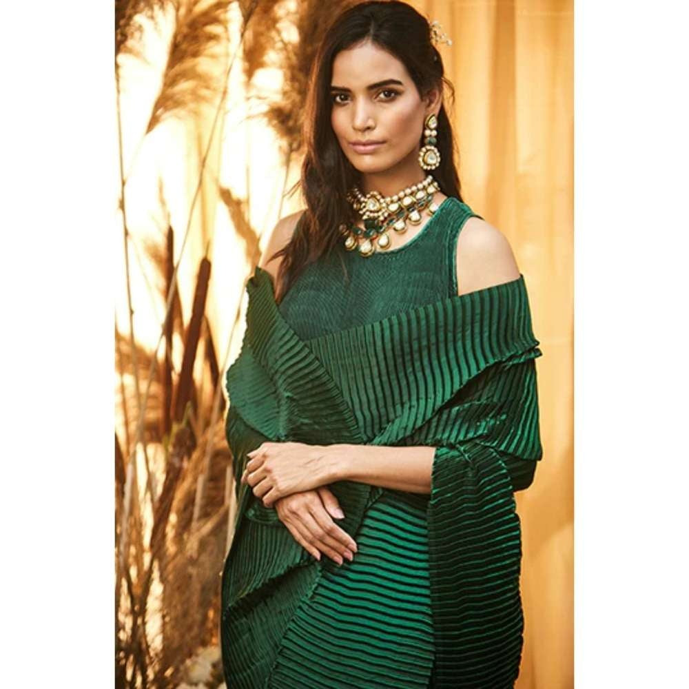 TASUVURE Classy Pleated Gown Saree - Emerald Green