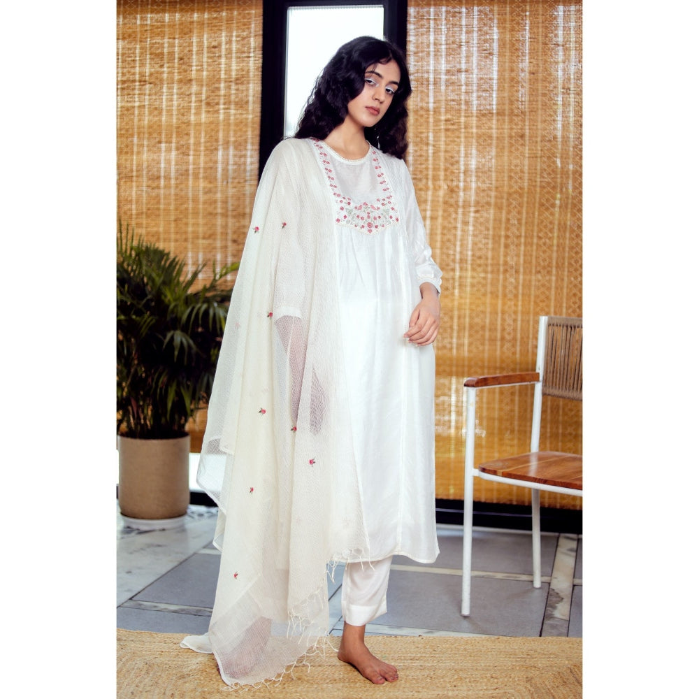 Tatwa Designs Snow White Embroidered Kota Doria Dupatta