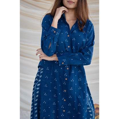 The Indian Ethnic Co. Indigo Slub Cotton Dabu Kurta of 2)
