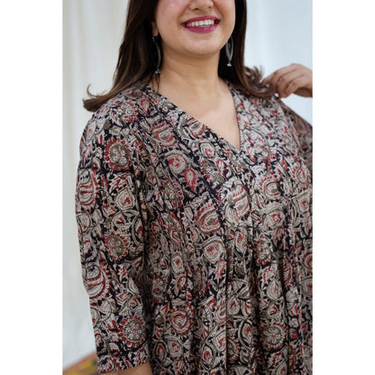 The Indian Ethnic Co. Black Kalamkari Pleated Kurta