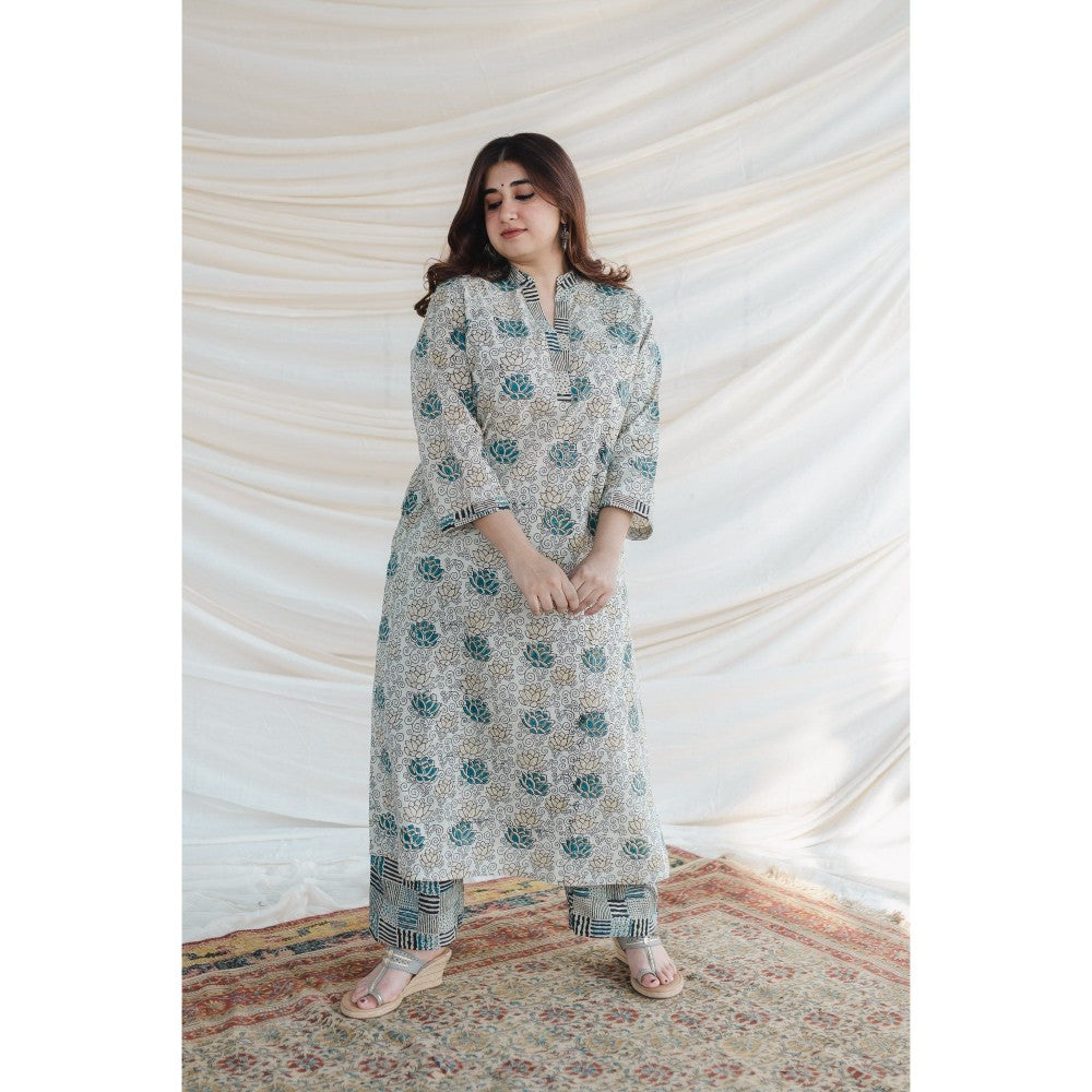 The Indian Ethnic Co. Ajrakh White Cotton Straight Kurta
