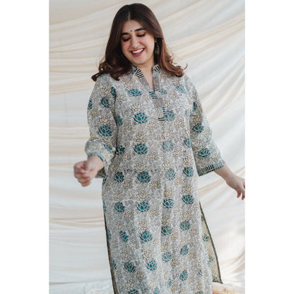The Indian Ethnic Co. Ajrakh White Cotton Straight Kurta