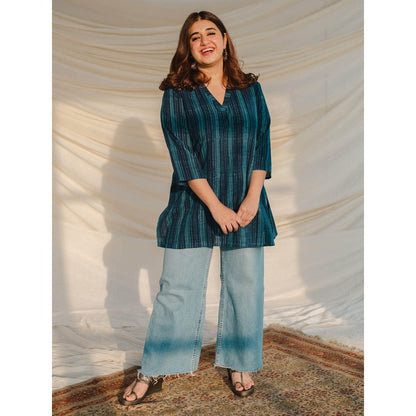 The Indian Ethnic Co. Indigo Dabu A-Line Slub Cotton Short Kurta