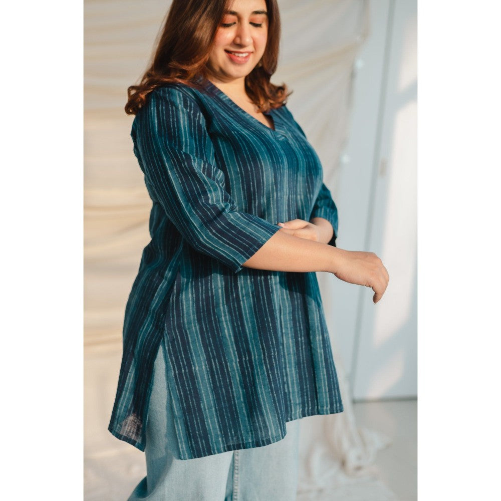 The Indian Ethnic Co. Indigo Dabu A-Line Slub Cotton Short Kurta
