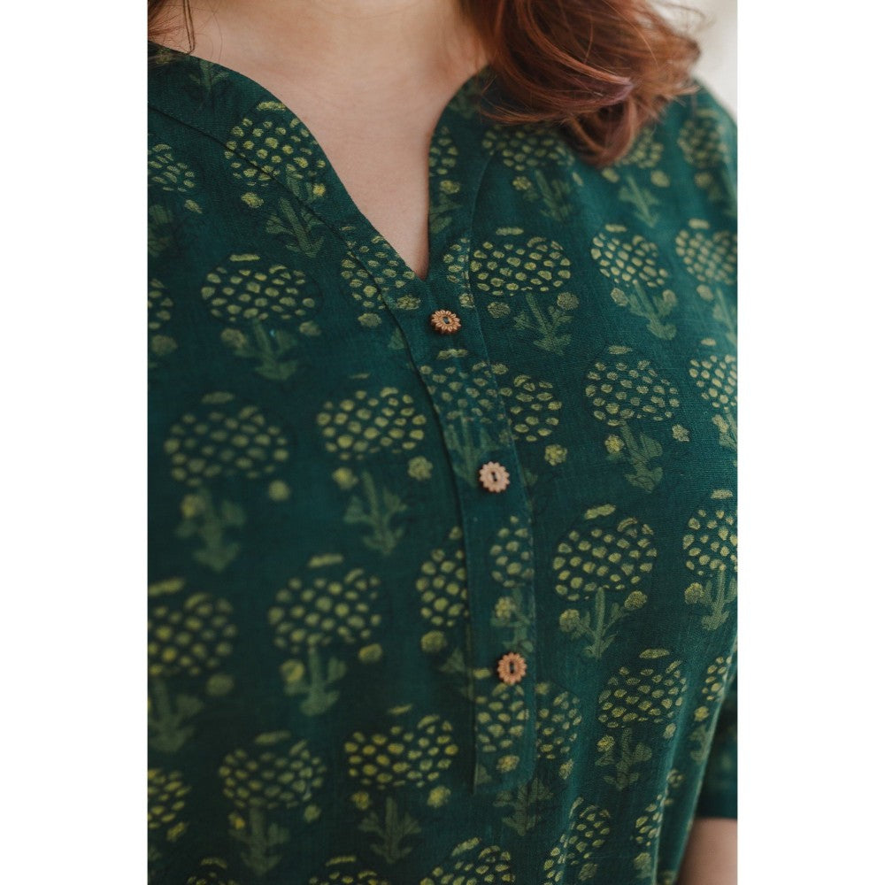 The Indian Ethnic Co. Green Bargad Slub Cotton Short Kurta