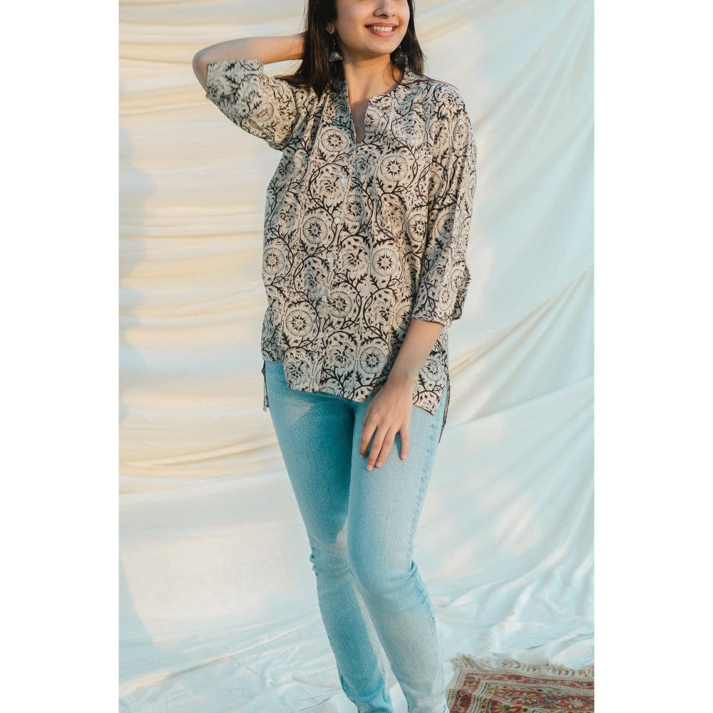 The Indian Ethnic Co. Off White Kalamakri Cotton Short Top