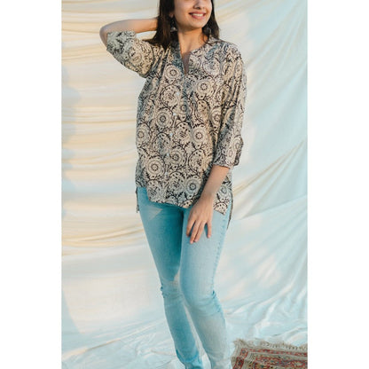 The Indian Ethnic Co. Off White Kalamakri Cotton Short Top