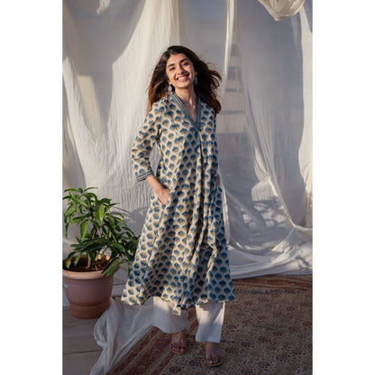 The Indian Ethnic Co. White Ajrakh Kali Cotton Kurta