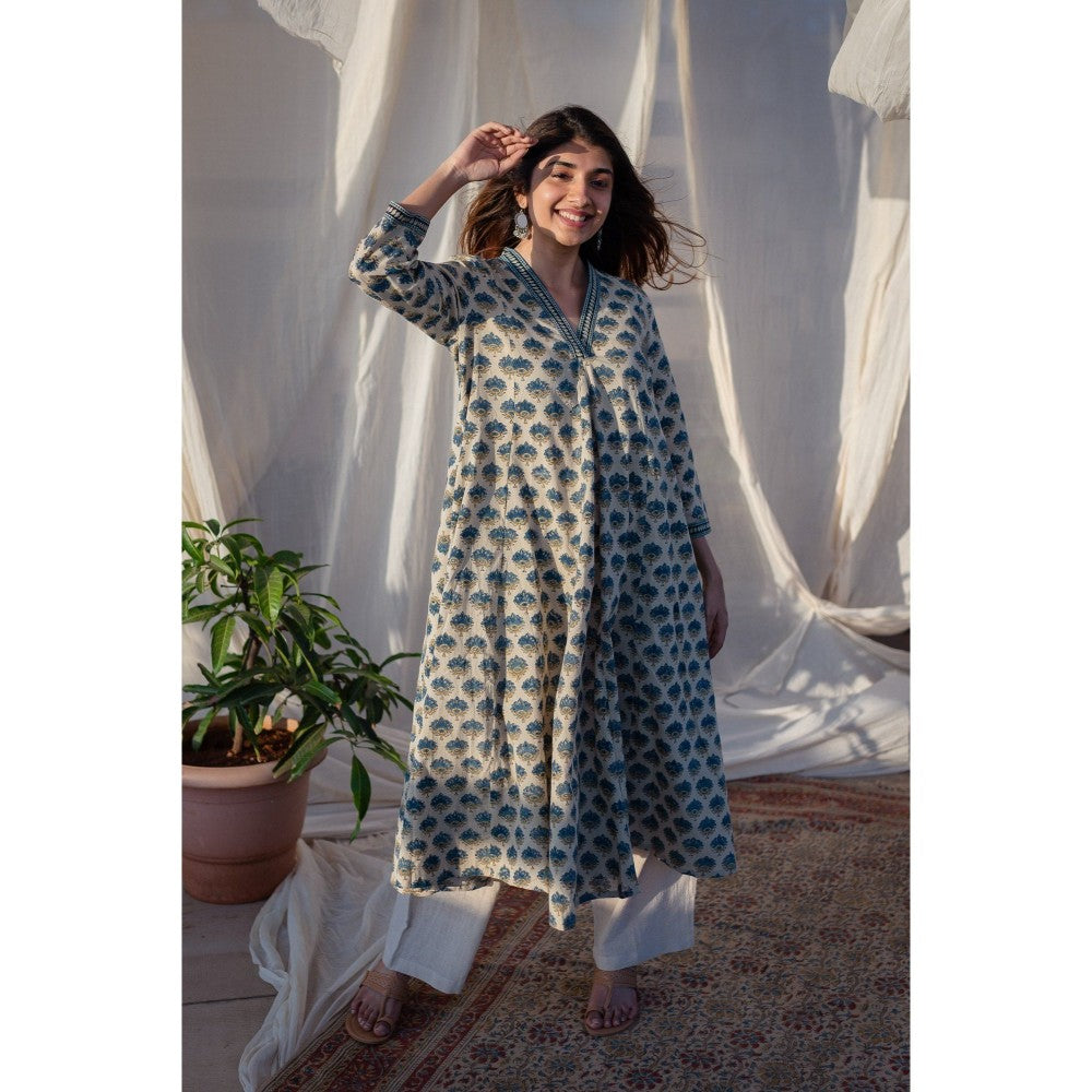 The Indian Ethnic Co. White Ajrakh Kali Cotton Kurta