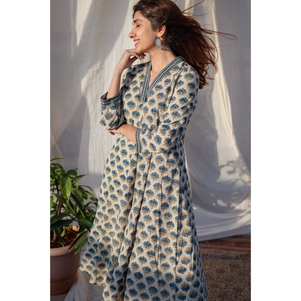The Indian Ethnic Co. White Ajrakh Kali Cotton Kurta