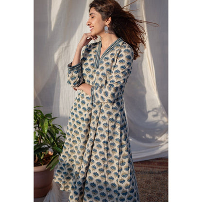 The Indian Ethnic Co. White Ajrakh Kali Cotton Kurta