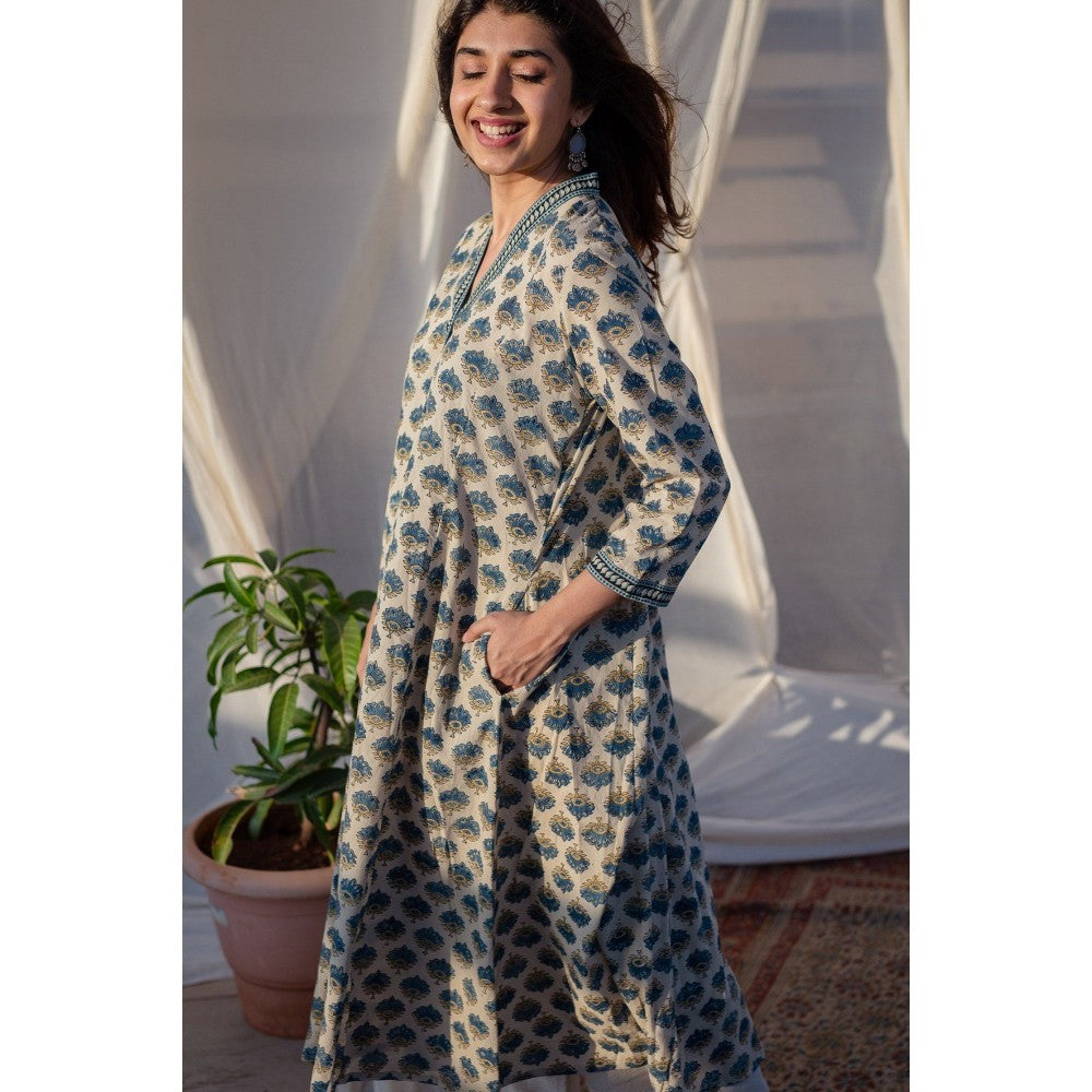 The Indian Ethnic Co. White Ajrakh Kali Cotton Kurta