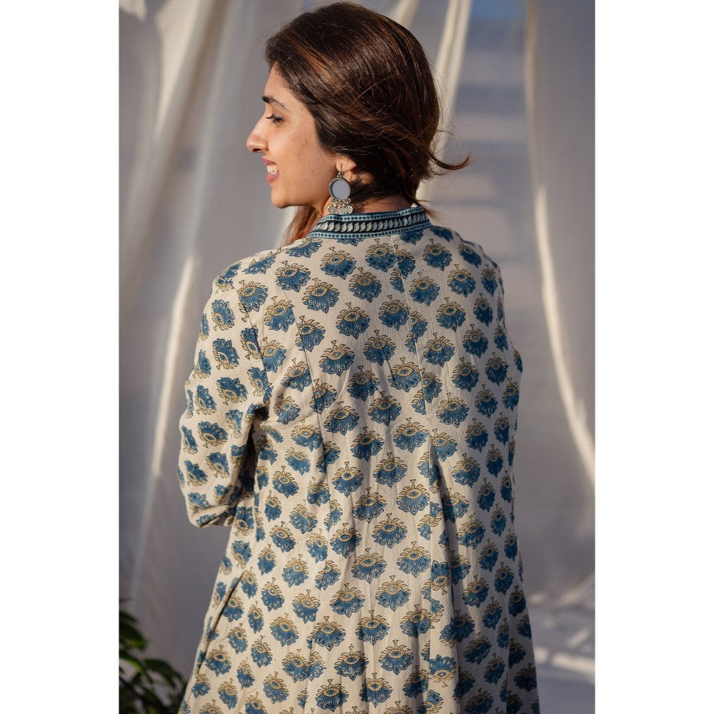 The Indian Ethnic Co. White Ajrakh Kali Cotton Kurta